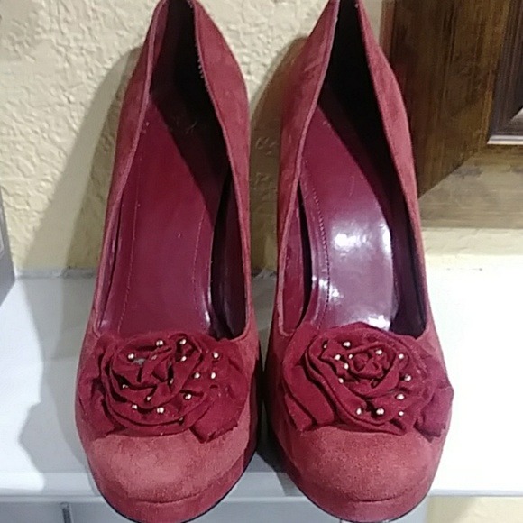 BCBG pumps - Picture 3 of 3